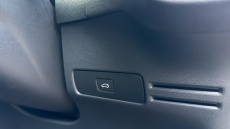 Volvo XC40 2.0 B4P Ultimate Dark 5dr Auto Petrol Estate